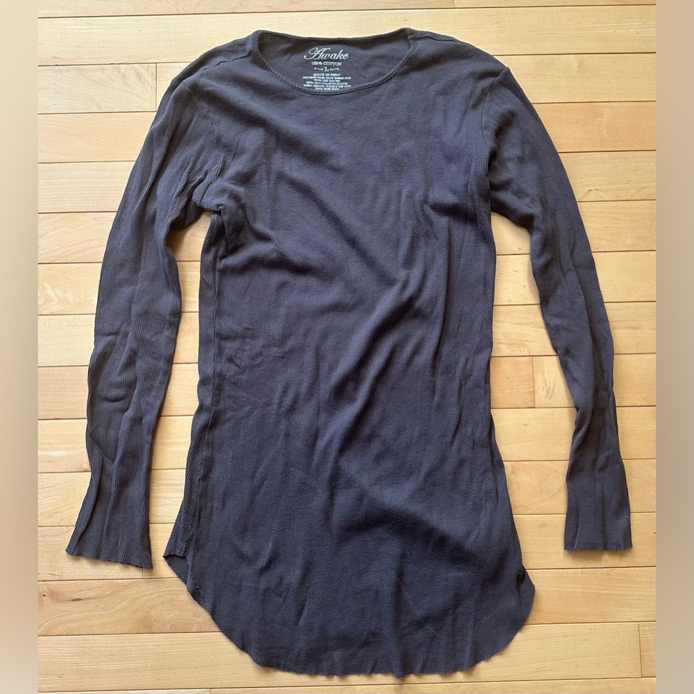 Awake women's long sleeve top in gray